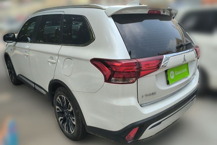 Used Mitsubishi Outlander 2020 2.0L Two-Wheel Drive Comfort Edition 5 Seats Rear Left 45 Deg