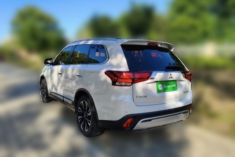 Used Mitsubishi Outlander 2020 2.4L 4x4 Zhi Xiang Edition 5 Seats Rear Left 45 Deg