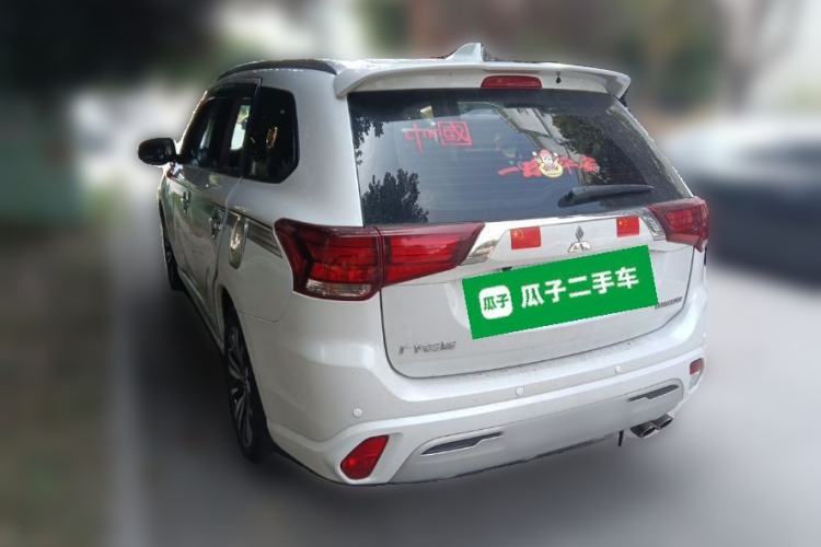 Used Mitsubishi Outlander 2020 2.0L Two-Wheel Drive Comfort Edition 7-Seater Rear Left 45 Deg