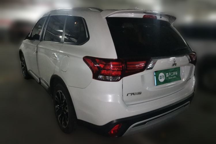 Used Mitsubishi Outlander 2020 2.0L Two-Wheel Drive Comfort Edition 7-Seater Rear Left 45 Deg