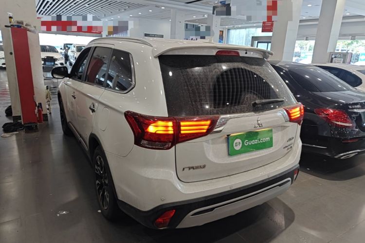 Used Mitsubishi Outlander 2020 2.4L 4x4 Zhi Xiang Edition 5 Seats Rear Left 45 Deg