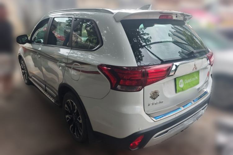 Used Mitsubishi Outlander 2020 2.0L Two-Wheel Drive Enjoyment Version 5 Seats Rear Left 45 Deg