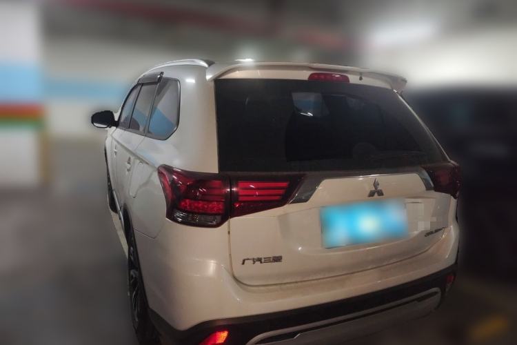 Used Mitsubishi Outlander 2020 2.0L Two-Wheel Drive Comfort Edition 7-Seater Rear Left 45 Deg