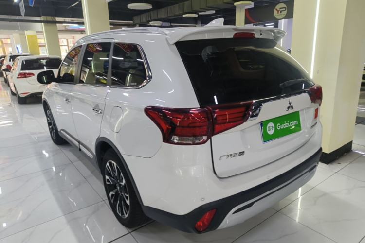 Used Mitsubishi Outlander 2020 2.4L 4x4 Zhi Xiang Edition 7-Seater Rear Left 45 Deg