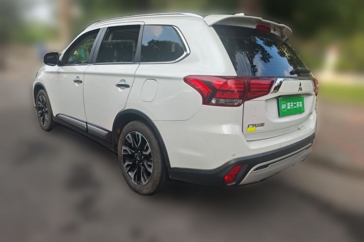 Used Mitsubishi Outlander 2020 2.4L 4x4 Zhi Xiang Edition 5 Seats Rear Left 45 Deg