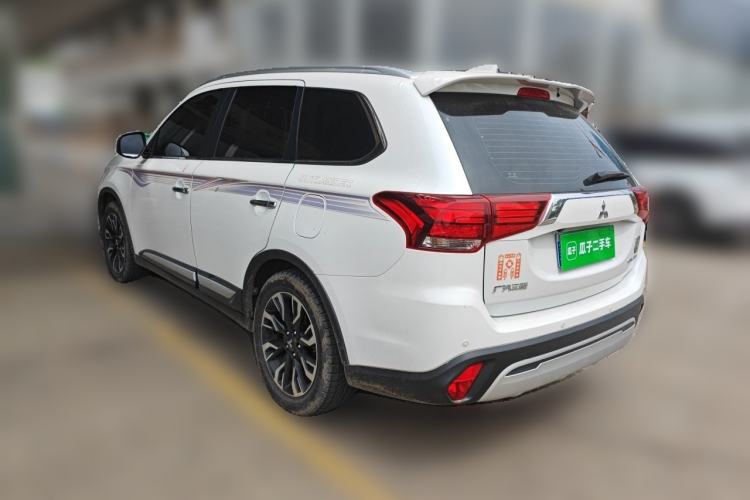 Used Mitsubishi Outlander 2020 2.4L 4x4 Zhi Xiang Edition 5 Seats Rear Left 45 Deg