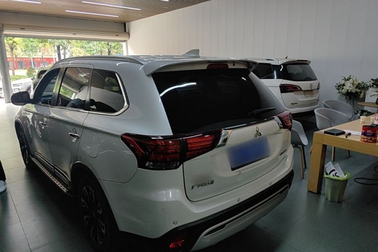 Used Mitsubishi Outlander 2020 2.4L 4x4 Zhi Xiang Edition 7-Seater Rear Left 45 Deg