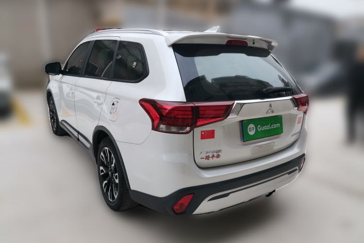Used Mitsubishi Outlander 2020 2.0L Two-Wheel Drive Enjoyment Version 5 Seats Rear Left 45 Deg