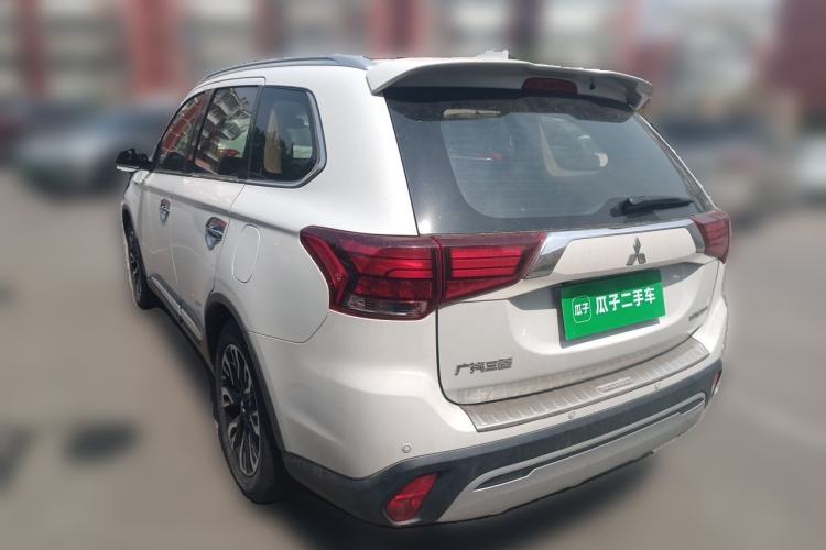 Used Mitsubishi Outlander 2020 2.4L 4x4 Zhi Xiang Edition 5 Seats Rear Left 45 Deg