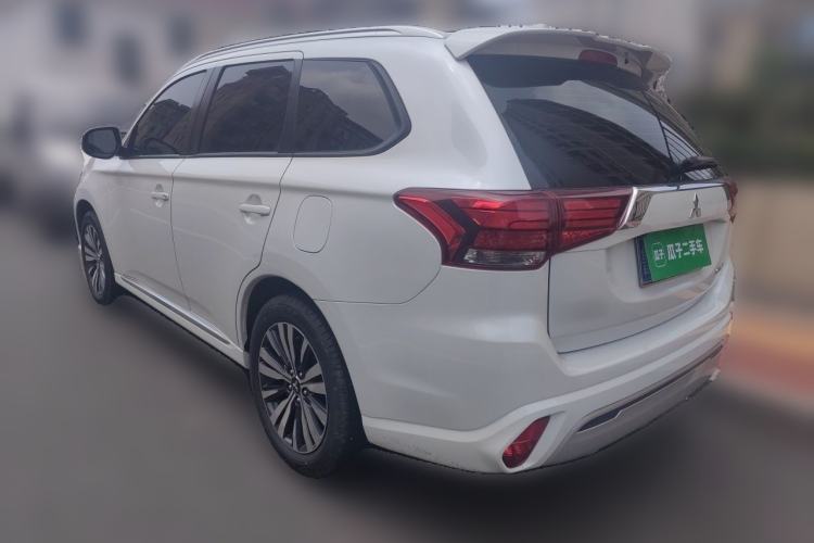 Used Mitsubishi Outlander 2020 2.0L Two-Wheel Drive Enjoyment Version 5 Seats Rear Left 45 Deg