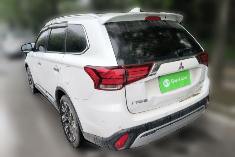 Used Mitsubishi Outlander 2020 2.4L 4x4 Zhi Xiang Edition 5 Seats Rear Left 45 Deg