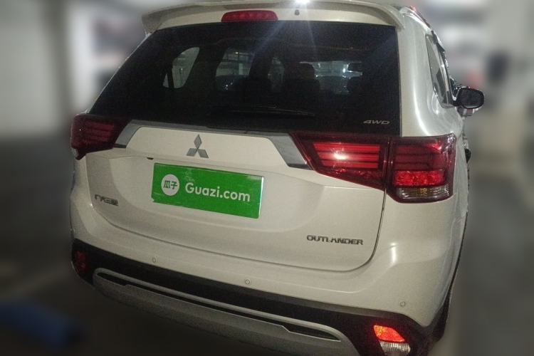 Used Mitsubishi Outlander 2020 2.4L 4x4 Zhi Xiang Edition 7-Seater Rear