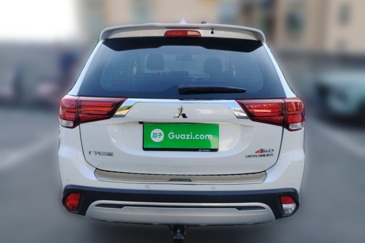 Used Mitsubishi Outlander 2020 2.4L 4x4 Zhi Xiang Edition 5 Seats Rear