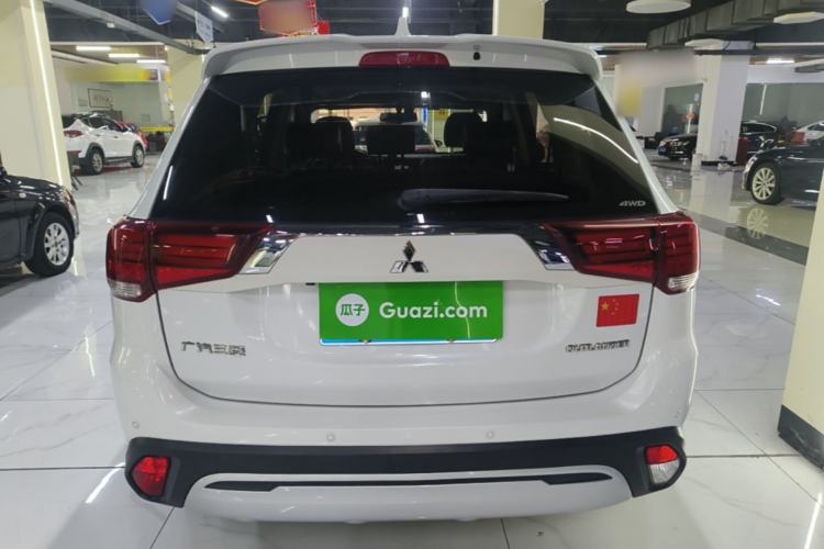 Used Mitsubishi Outlander 2020 2.4L 4x4 Zhi Xiang Edition 7-Seater Rear