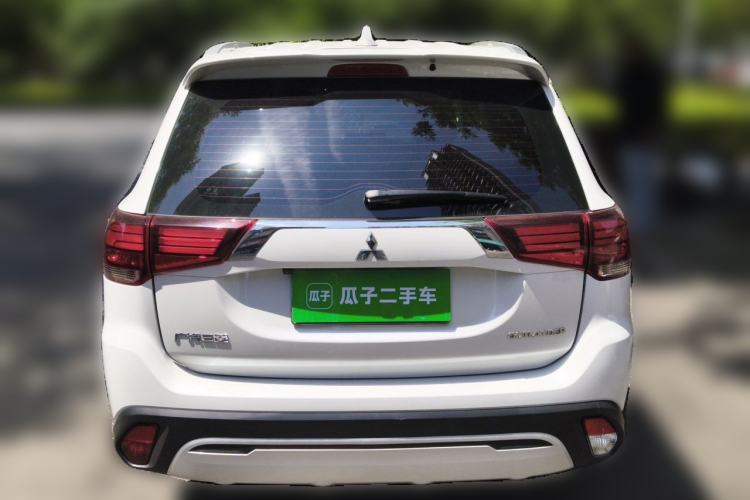 Used Mitsubishi Outlander 2020 2.0L Two-Wheel Drive Comfort Edition 7-Seater Rear