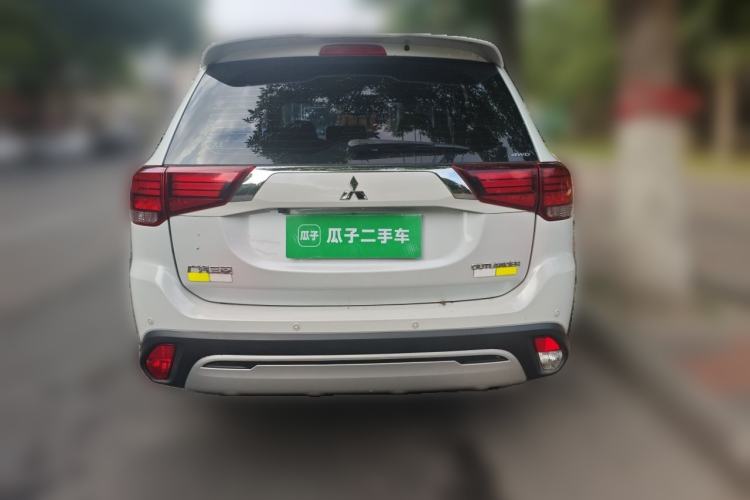 Used Mitsubishi Outlander 2020 2.4L 4x4 Zhi Xiang Edition 5 Seats Rear