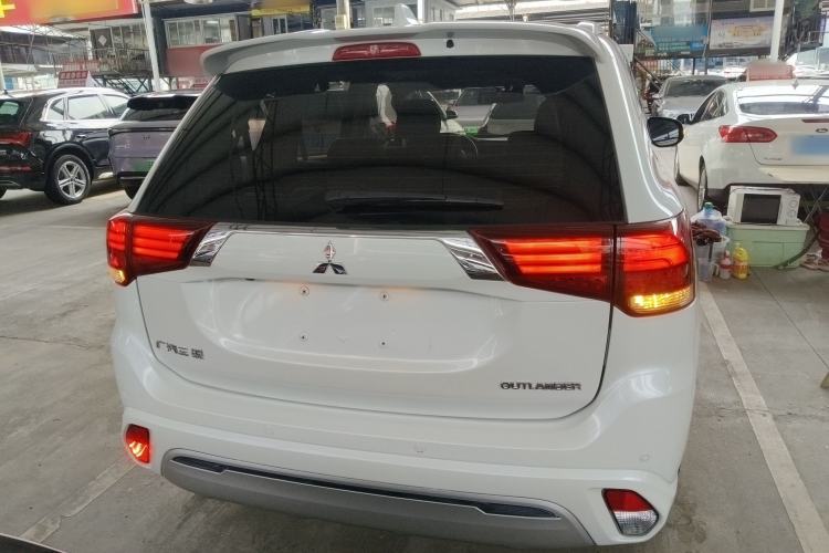 Used Mitsubishi Outlander 2020 2.4L 4x4 Zhi Xiang Edition 7-Seater Rear