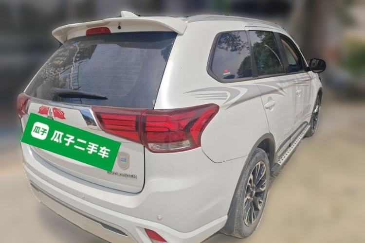 Used Mitsubishi Outlander 2020 2.0L Two-Wheel Drive Enjoyment Version 5 Seats Rear Right 45 Deg