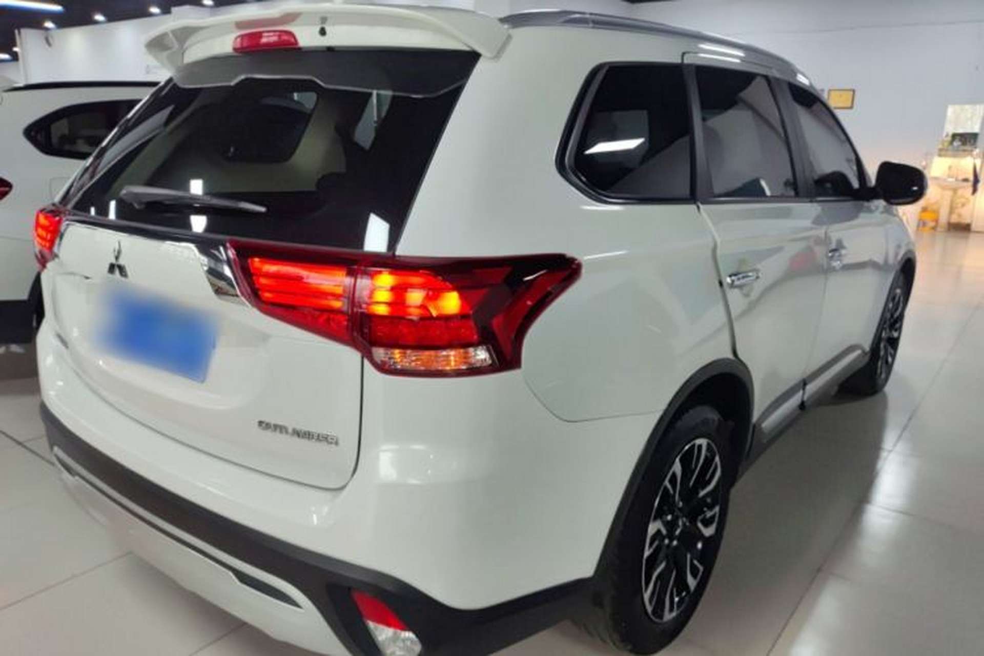 Used Mitsubishi Outlander 2020 2.0L Two-Wheel Drive Enjoyment Version 5 Seats Rear Right 45 Deg