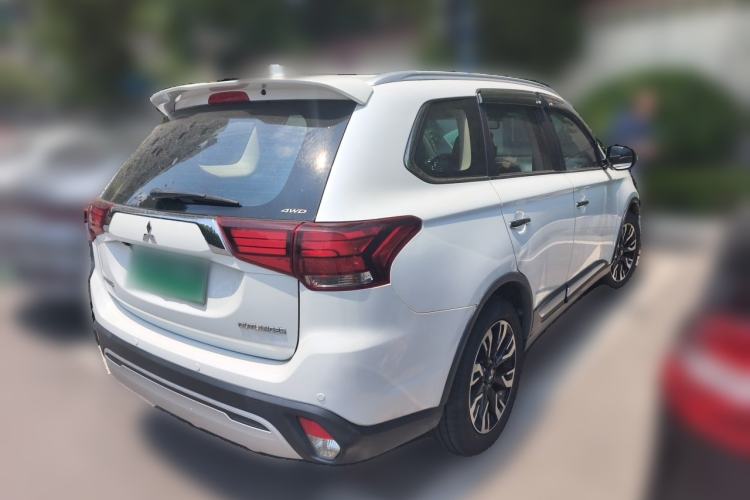 Used Mitsubishi Outlander 2020 2.4L 4x4 Zhi Xiang Edition 5 Seats Rear Right 45 Deg