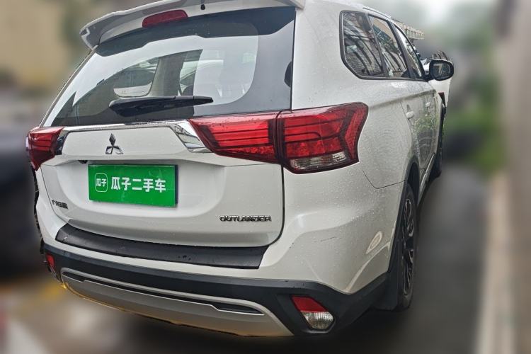 Used Mitsubishi Outlander 2020 2.0L Two-Wheel Drive Comfort Edition 5 Seats Rear Right 45 Deg