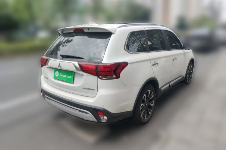 Used Mitsubishi Outlander 2020 2.4L 4x4 Zhi Xiang Edition 5 Seats Rear Right 45 Deg
