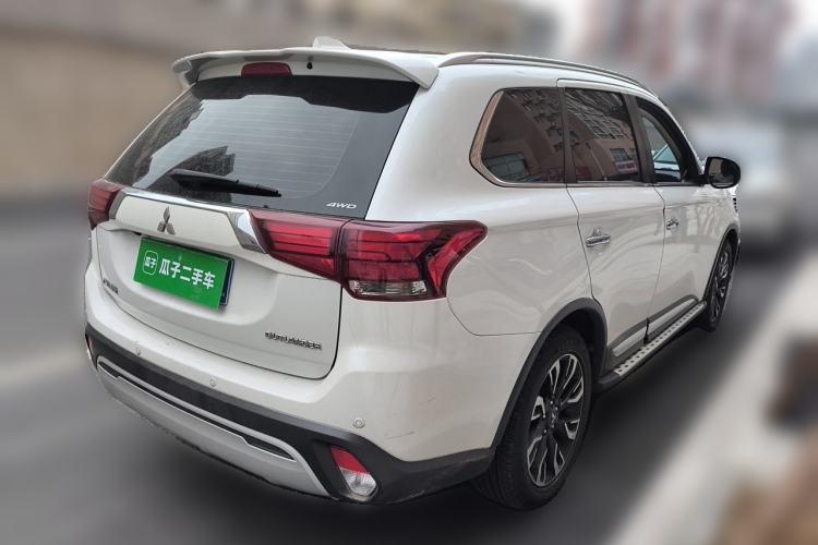 Used Mitsubishi Outlander 2020 2.4L 4x4 Zhi Xiang Edition 5 Seats Rear Right 45 Deg