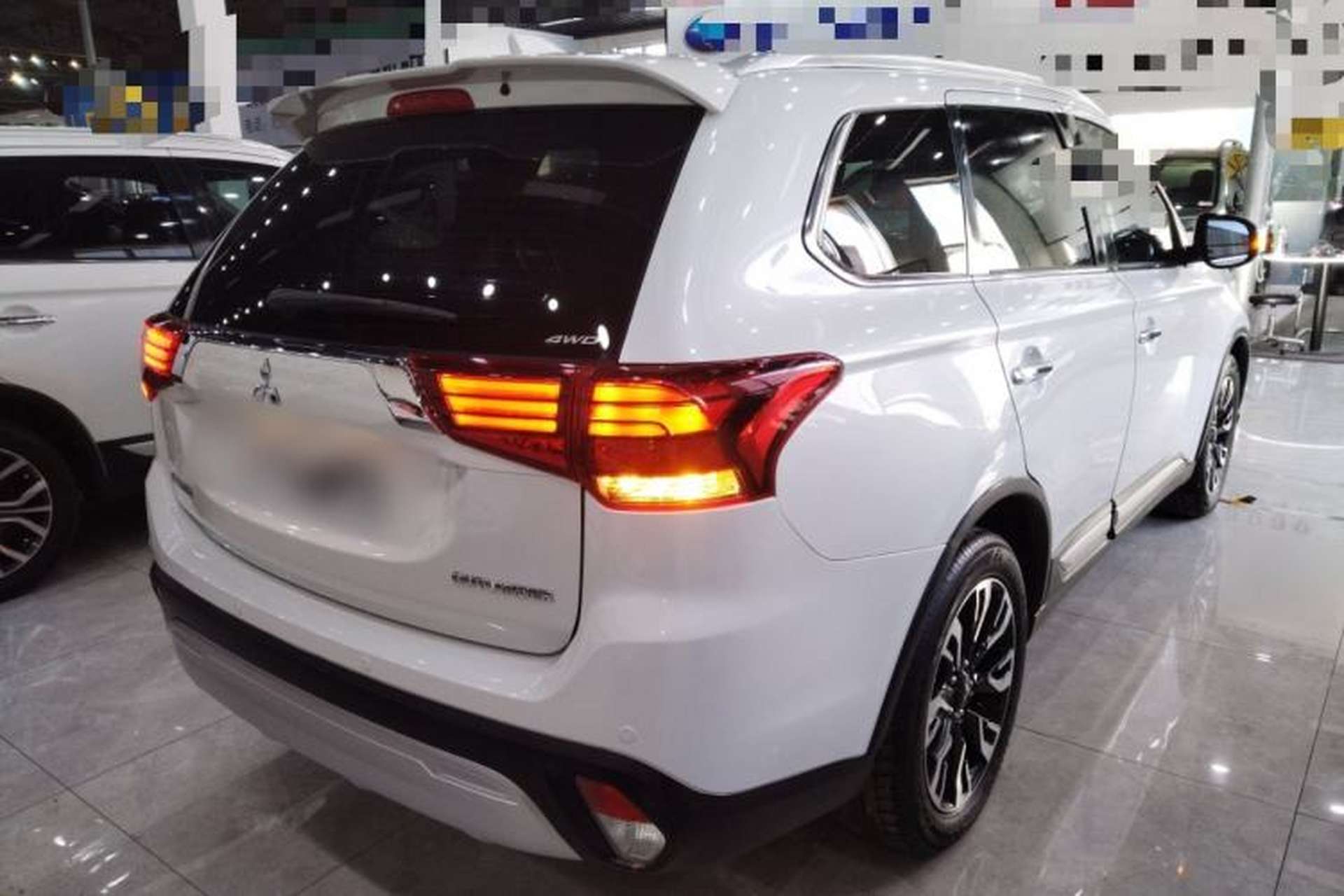 Used Mitsubishi Outlander 2020 2.4L 4x4 Zhi Xiang Edition 5 Seats Rear Right 45 Deg