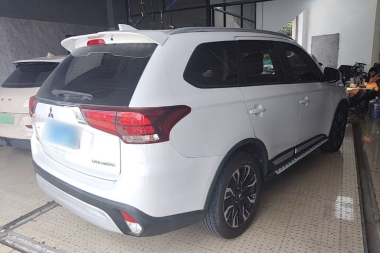 Used Mitsubishi Outlander 2020 2.0L Two-Wheel Drive Enjoyment Version 5 Seats Rear Right 45 Deg