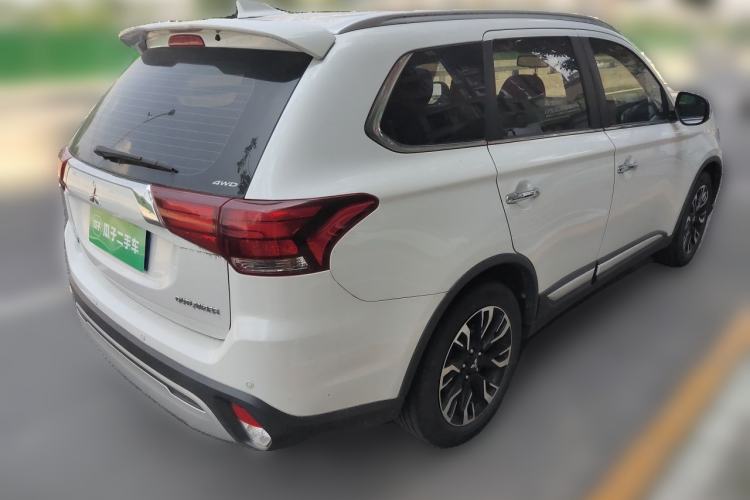 Used Mitsubishi Outlander 2020 2.4L 4x4 Zhi Xiang Edition 5 Seats Rear Right 45 Deg