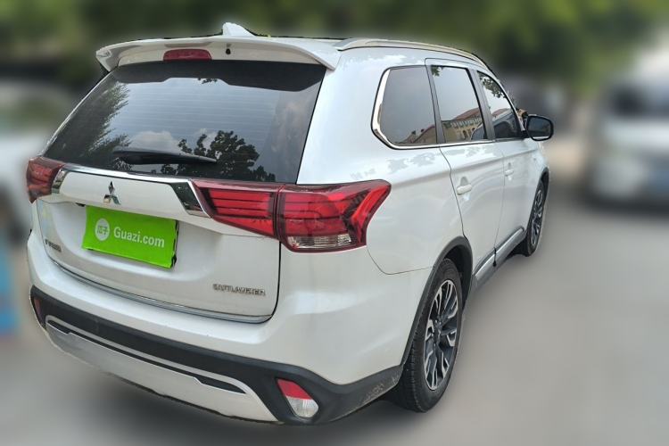 Used Mitsubishi Outlander 2020 2.0L Two-Wheel Drive Comfort Edition 5 Seats Rear Right 45 Deg