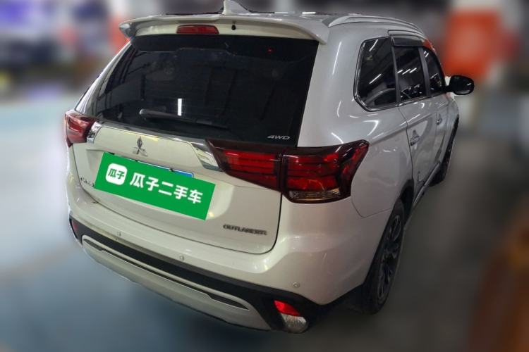 Used Mitsubishi Outlander 2020 2.4L 4x4 Zhi Xiang Edition 5 Seats Rear Right 45 Deg
