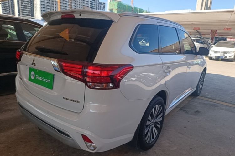 Used Mitsubishi Outlander 2020 2.0L Two-Wheel Drive Comfort Edition 5 Seats Rear Right 45 Deg