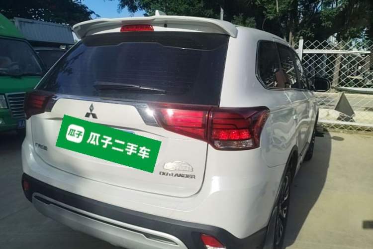 Used Mitsubishi Outlander 2020 2.0L Two-Wheel Drive Comfort Edition 5 Seats Rear Right 45 Deg
