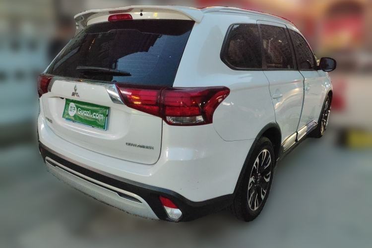 Used Mitsubishi Outlander 2020 2.0L Two-Wheel Drive Enjoyment Version 5 Seats Rear Right 45 Deg