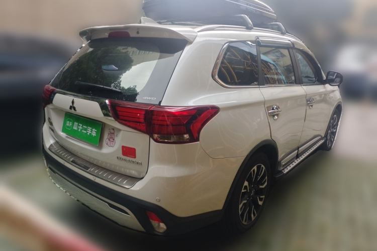 Used Mitsubishi Outlander 2020 2.4L 4x4 Zhi Xiang Edition 7-Seater Rear Right 45 Deg