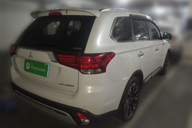 Used Mitsubishi Outlander 2020 2.4L 4x4 Zhi Xiang Edition 7-Seater Rear Right 45 Deg
