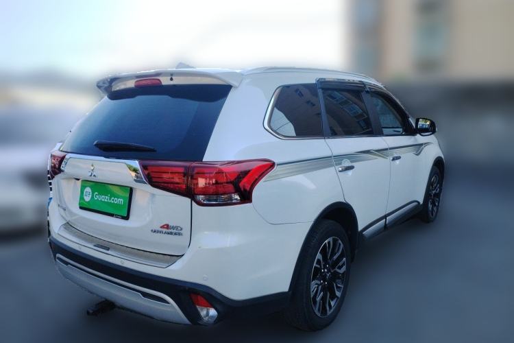 Used Mitsubishi Outlander 2020 2.4L 4x4 Zhi Xiang Edition 5 Seats Rear Right 45 Deg