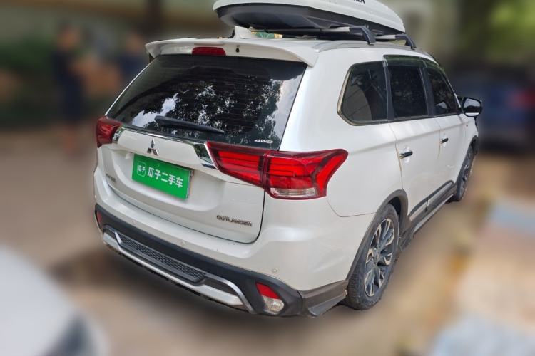 Used Mitsubishi Outlander 2020 2.4L 4x4 Zhi Xiang Edition 7-Seater Rear Right 45 Deg