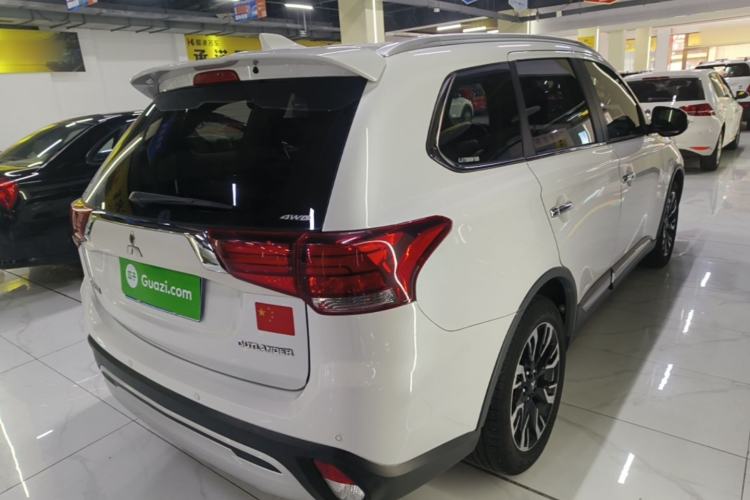 Used Mitsubishi Outlander 2020 2.4L 4x4 Zhi Xiang Edition 7-Seater Rear Right 45 Deg