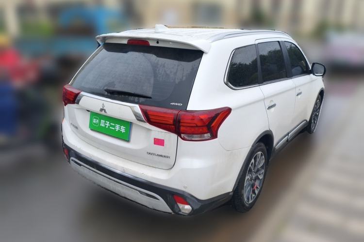 Used Mitsubishi Outlander 2020 2.4L 4x4 Zhi Xiang Edition 5 Seats Rear Right 45 Deg