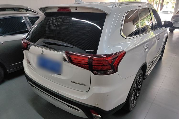Used Mitsubishi Outlander 2020 2.4L 4x4 Zhi Xiang Edition 7-Seater Rear Right 45 Deg