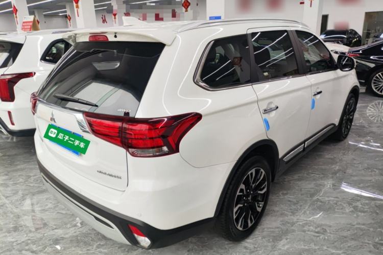 Used Mitsubishi Outlander 2020 2.4L 4x4 Zhi Xiang Edition 7-Seater Rear Right 45 Deg