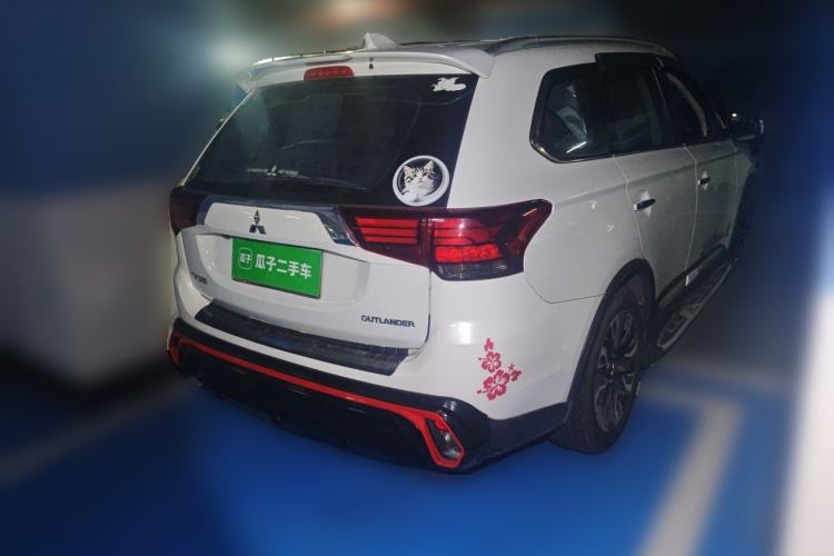 Used Mitsubishi Outlander 2020 2.0L Two-Wheel Drive Enjoyment Version 5 Seats Rear Right 45 Deg