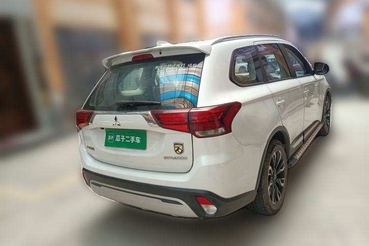 Used Mitsubishi Outlander 2020 2.0L Two-Wheel Drive Enjoyment Version 5 Seats Rear Right 45 Deg