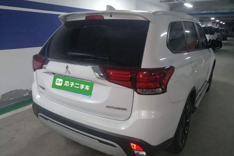 Used Mitsubishi Outlander 2020 2.0L Two-Wheel Drive Enjoyment Version 5 Seats Rear Right 45 Deg