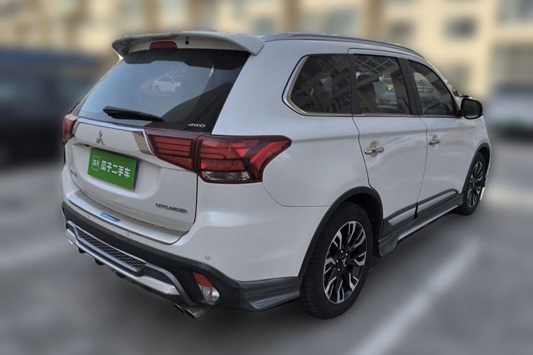 Used Mitsubishi Outlander 2020 2.4L 4x4 Zhi Xiang Edition 5 Seats Rear Right 45 Deg