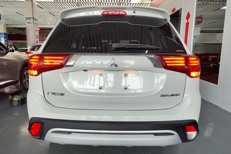 Used Mitsubishi Outlander 2020 2.4L 4x4 Zhi Xiang Edition 7-Seater Rear