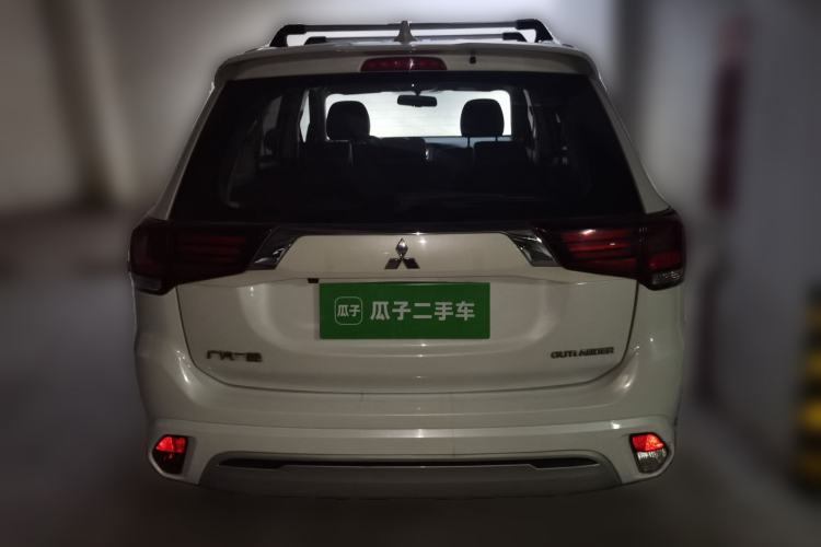 Used Mitsubishi Outlander 2020 2.0L Two-Wheel Drive Comfort Edition 7-Seater Rear