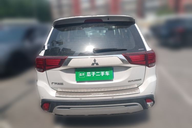 Used Mitsubishi Outlander 2020 2.4L 4x4 Zhi Xiang Edition 5 Seats Rear